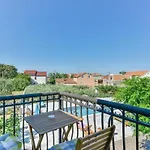 Apartmant Franica With Heated Pool And Jacuzzi *