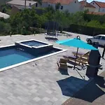 Apartmant Franica With Heated Pool And Jacuzzi * Privlaka (Zadar)