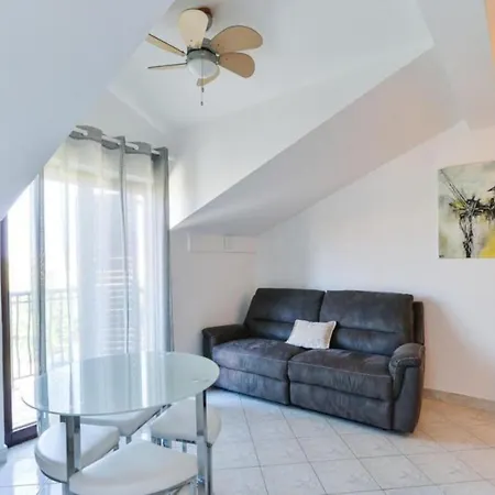 Апартаменты Apartmant Franica With Heated Pool And Jacuzzi *