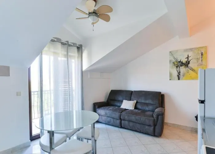 Апартаменты Apartmant Franica With Heated Pool And Jacuzzi *