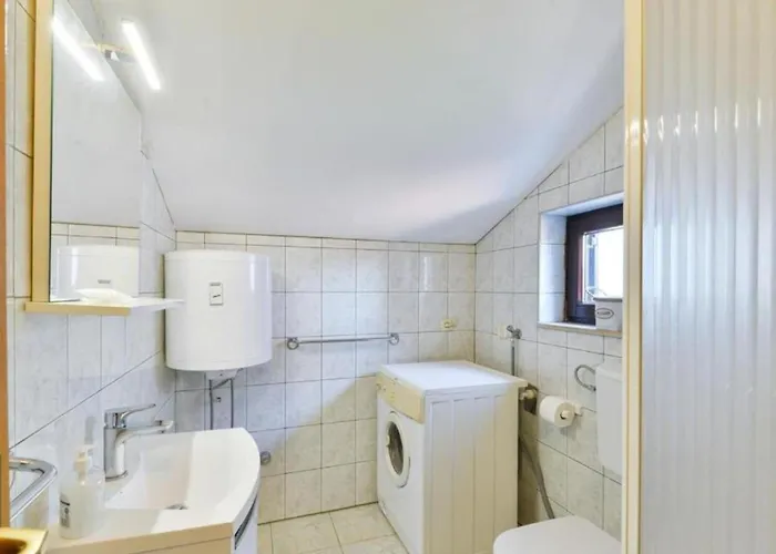Apartmant Franica With Heated Pool And Jacuzzi * Привлака
