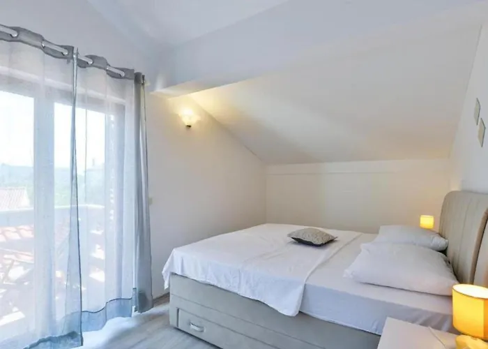 Apartmant Franica With Heated Pool And Jacuzzi * Привлака