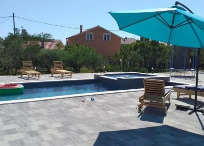 Apartmant Franica With Heated Pool And Jacuzzi * Привлака
