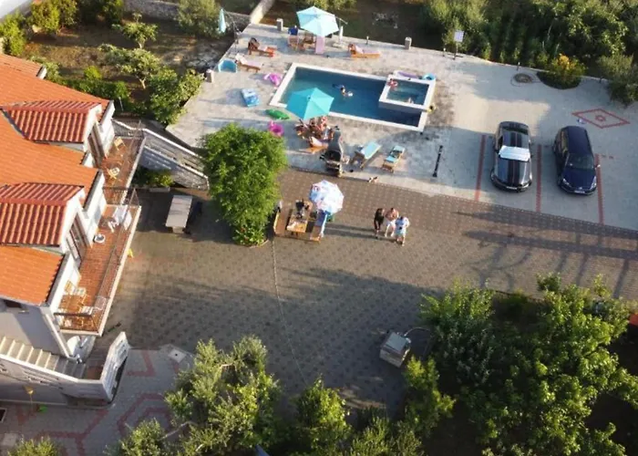 Апартаменты Apartmant Franica With Heated Pool And Jacuzzi *