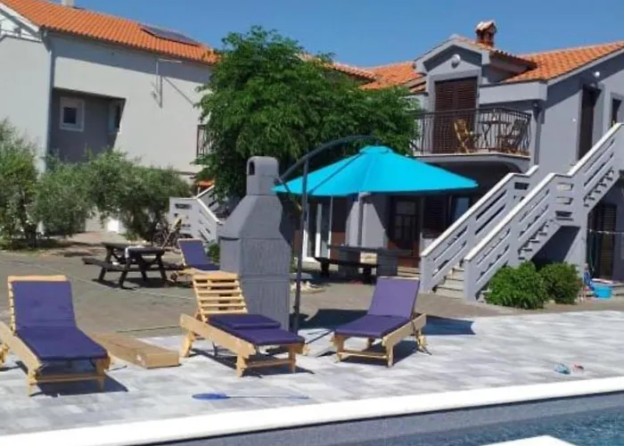 Apartmant Franica With Heated Pool And Jacuzzi Апартаменты