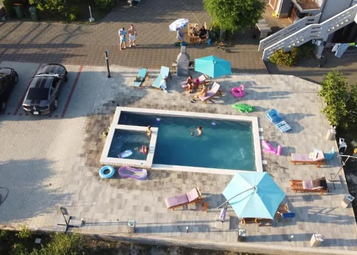 Апартаменты Apartmant Franica With Heated Pool And Jacuzzi *