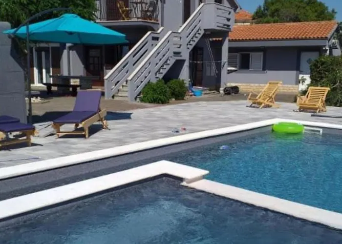 Апартаменты Apartmant Franica With Heated Pool And Jacuzzi *
