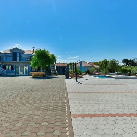 Apartment Apartmant Franica With Heated Pool And Jacuzzi Privlaka (Zadar)