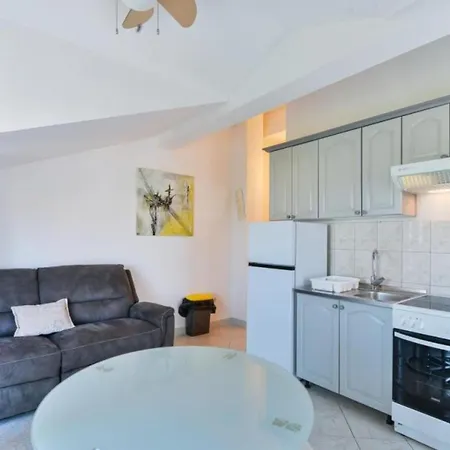 Appartement Apartmant Franica With Heated Pool And Jacuzzi *