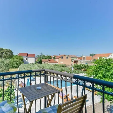 Apartmant Franica With Heated Pool And Jacuzzi *