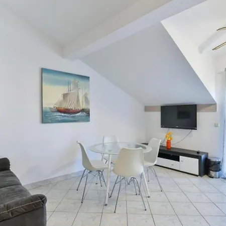 Apartmant Franica With Heated Pool And Jacuzzi *