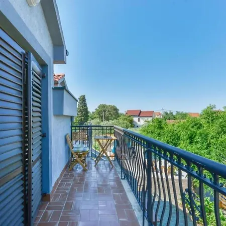 Apartmant Franica With Heated Pool And Jacuzzi Appartement Privlaka (Zadar)