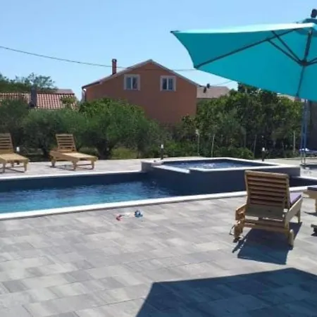 Apartmant Franica With Heated Pool And Jacuzzi * Privlaka (Zadar)