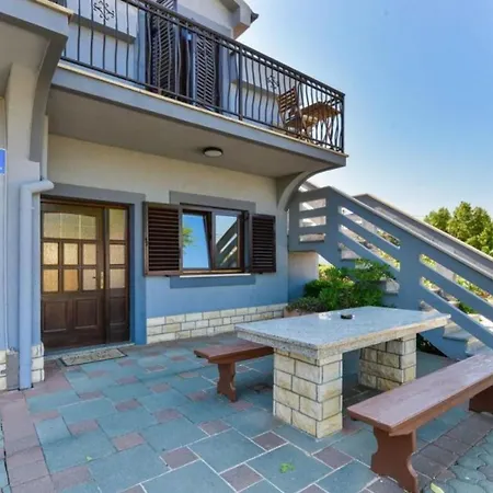 Apartmant Franica With Heated Pool And Jacuzzi