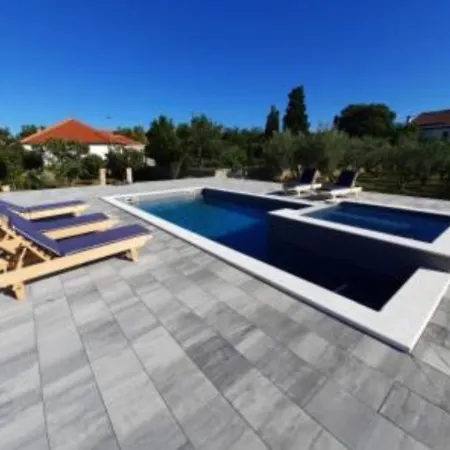 Apartmant Franica With Heated Pool And Jacuzzi Appartement Privlaka (Zadar)