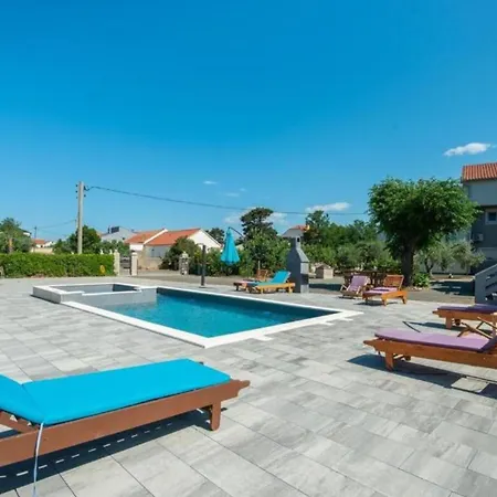 Apartmant Franica With Heated Pool And Jacuzzi Appartement Privlaka (Zadar)