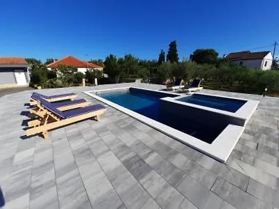 Apartmant Franica With Heated Pool And Jacuzzi Lejlighed *