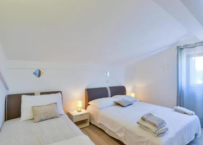 Apartmant Franica With Heated Pool And Jacuzzi Lejlighed *