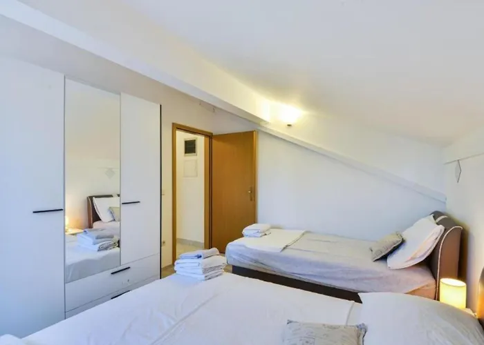 Apartmant Franica With Heated Pool And Jacuzzi Lejlighed *