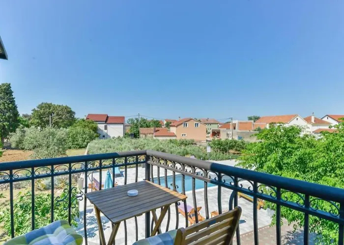 Apartmant Franica With Heated Pool And Jacuzzi *