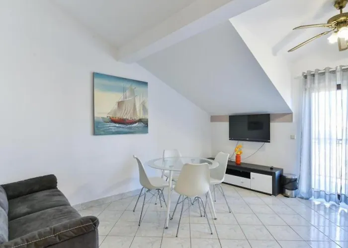 Apartmant Franica With Heated Pool And Jacuzzi *