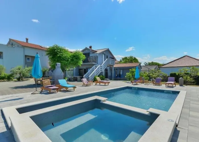 Apartmant Franica With Heated Pool And Jacuzzi Lejlighed *