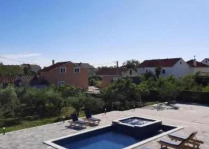 Lejlighed Apartmant Franica With Heated Pool And Jacuzzi Privlaka (Zadar)