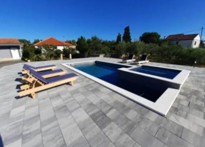 Apartmant Franica With Heated Pool And Jacuzzi Lejlighed Privlaka (Zadar)