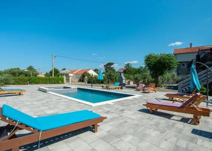 Apartmant Franica With Heated Pool And Jacuzzi Lejlighed Privlaka (Zadar)
